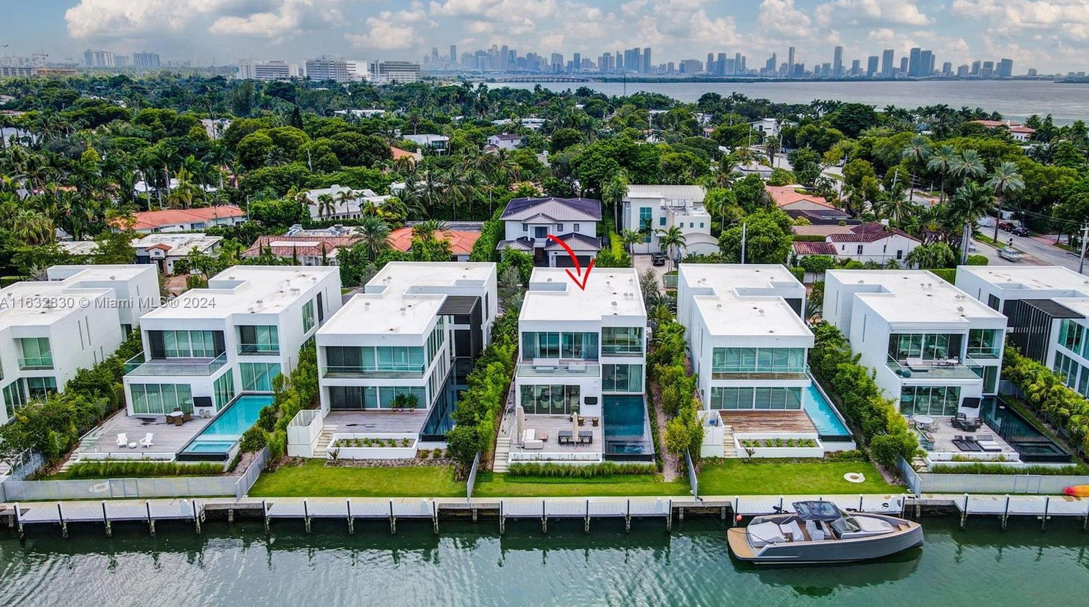 1051 W 48th St, Miami, FL 33140