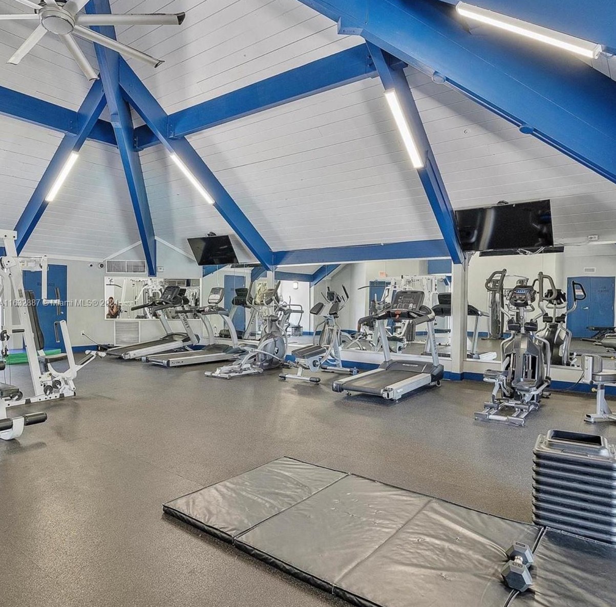 1470 123rd St, Miami FL 33161-6028 exterior