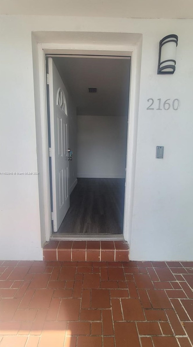 2160 Sw 26th St, Miami, FL 33133