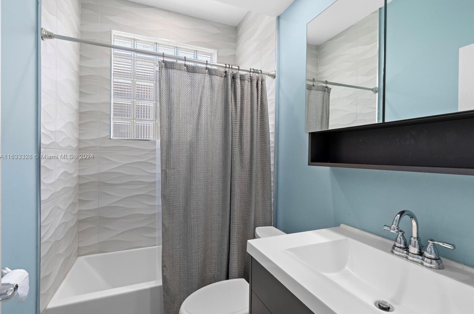 3227 212th St, Miami FL 33056-1014 exterior