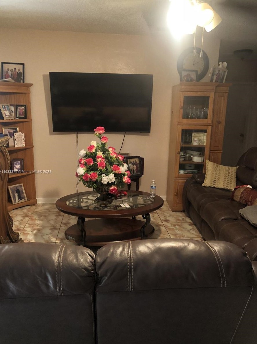 430 109th St, Miami, FL 33161-7145