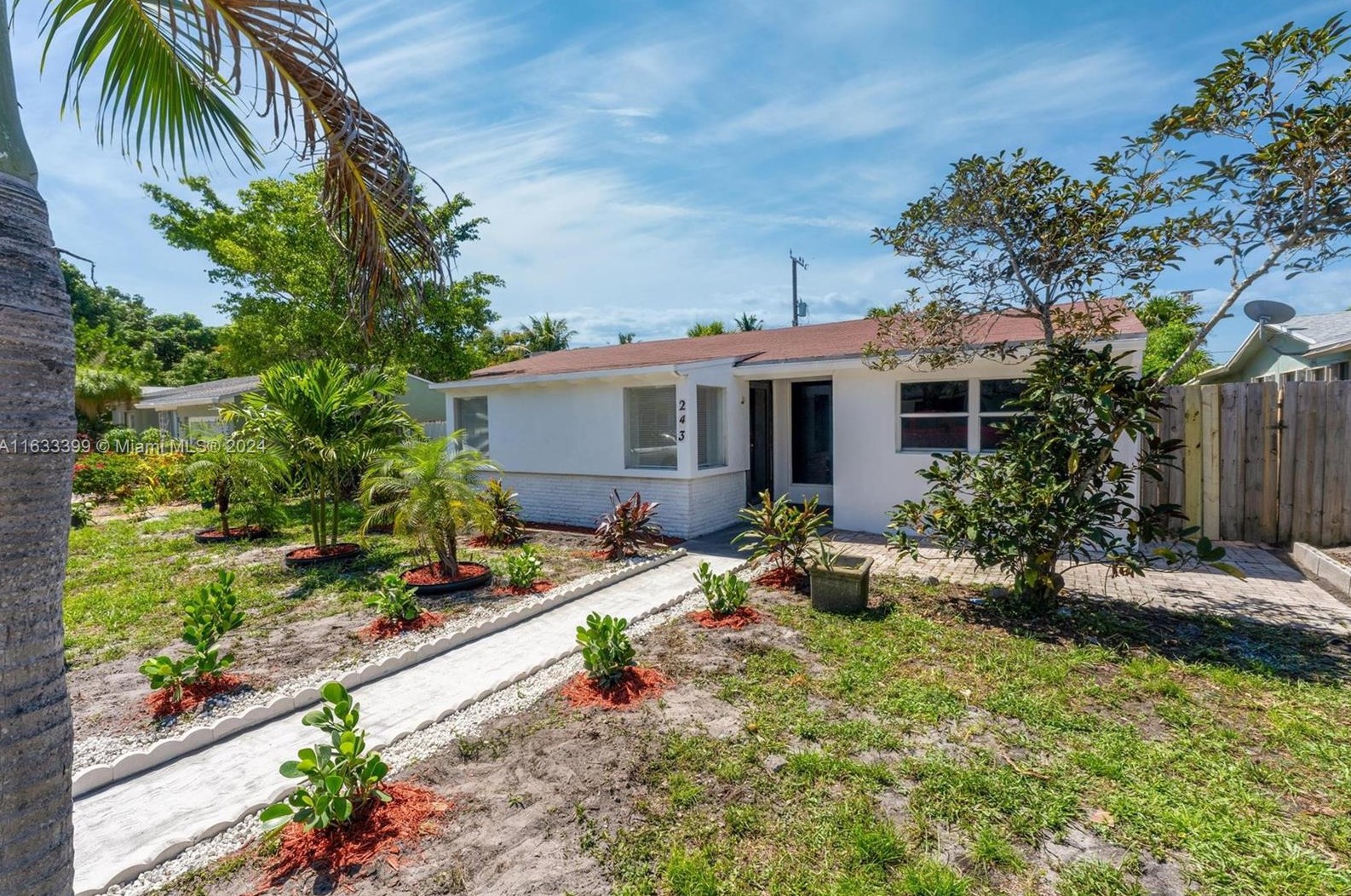 243 Sw 15th St, Dania Beach, FL 33004