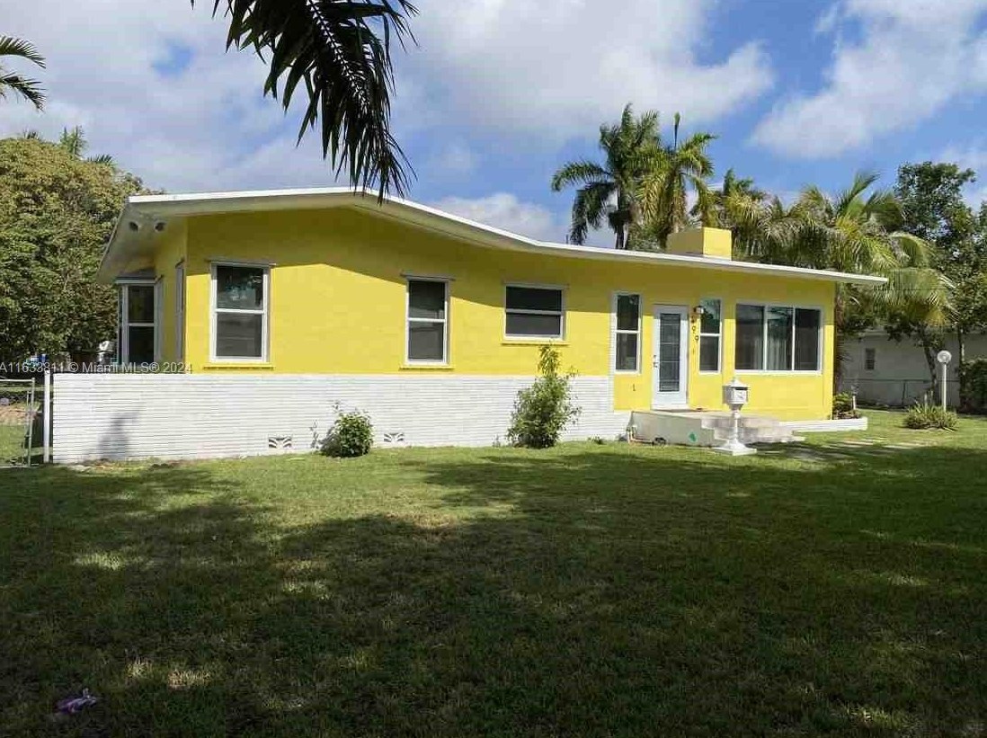 499 112th St, Miami, FL 33161-7159