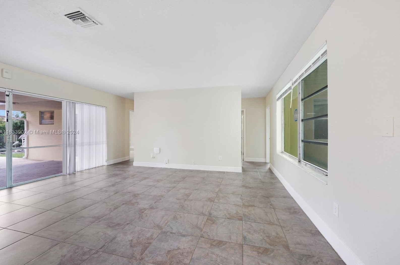 15760 105th Ct, Miami, FL 33157-1568