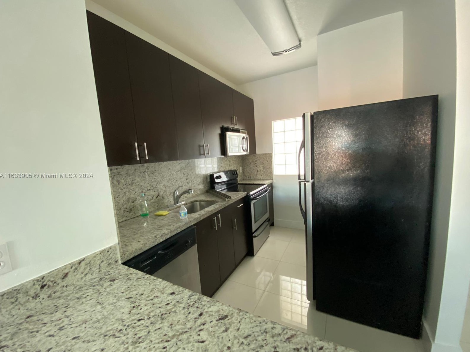 695 11th St, Miami, FL 33129-1007