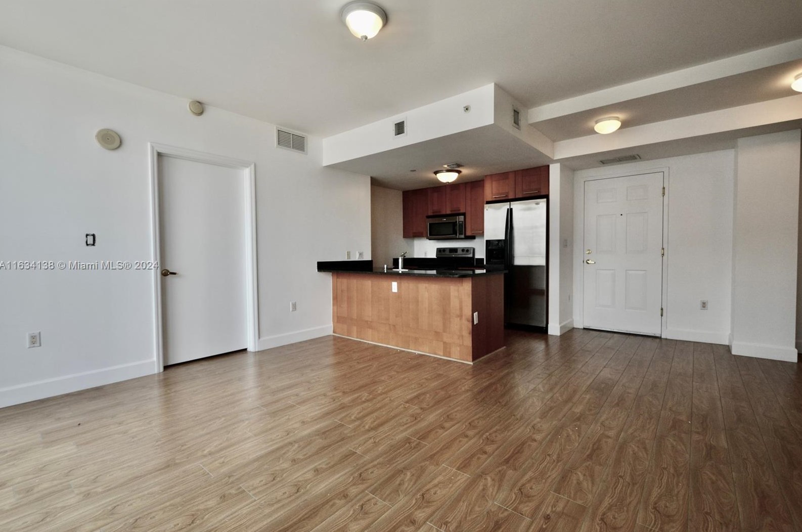4100 Salzedo St Apt 919, Miami, FL 33146