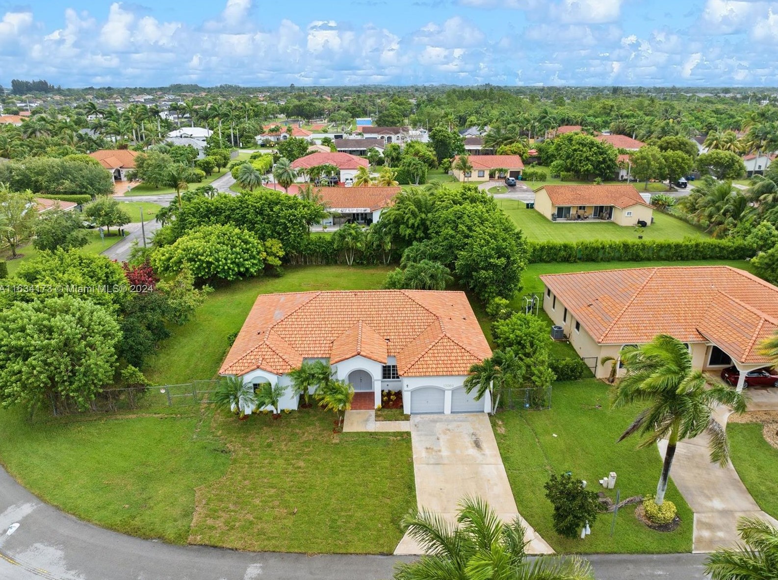 13069 Sw 220th Terrace, Miami, FL 33170