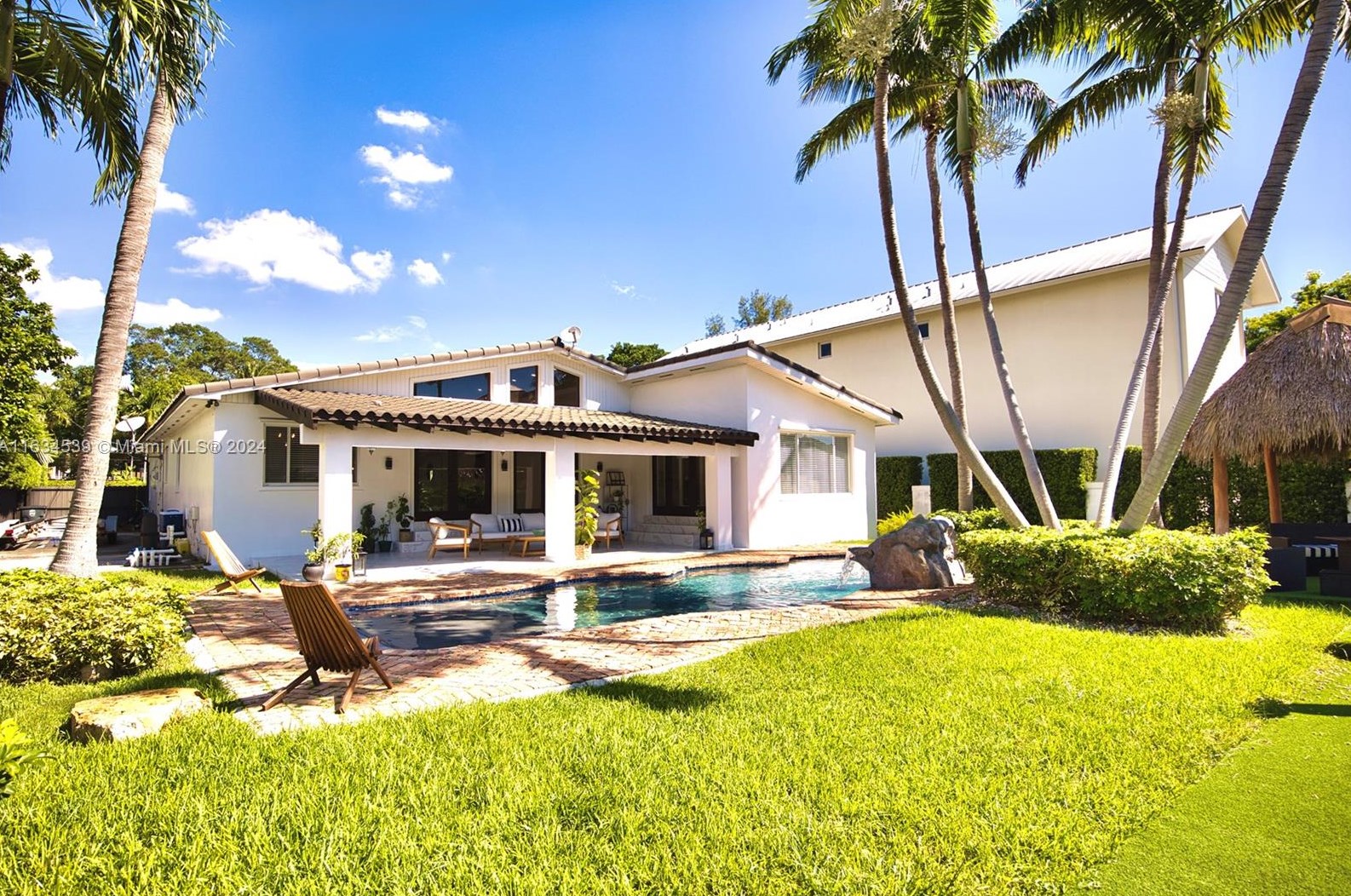 1860 124 St, Miami FL 33181-2613 exterior