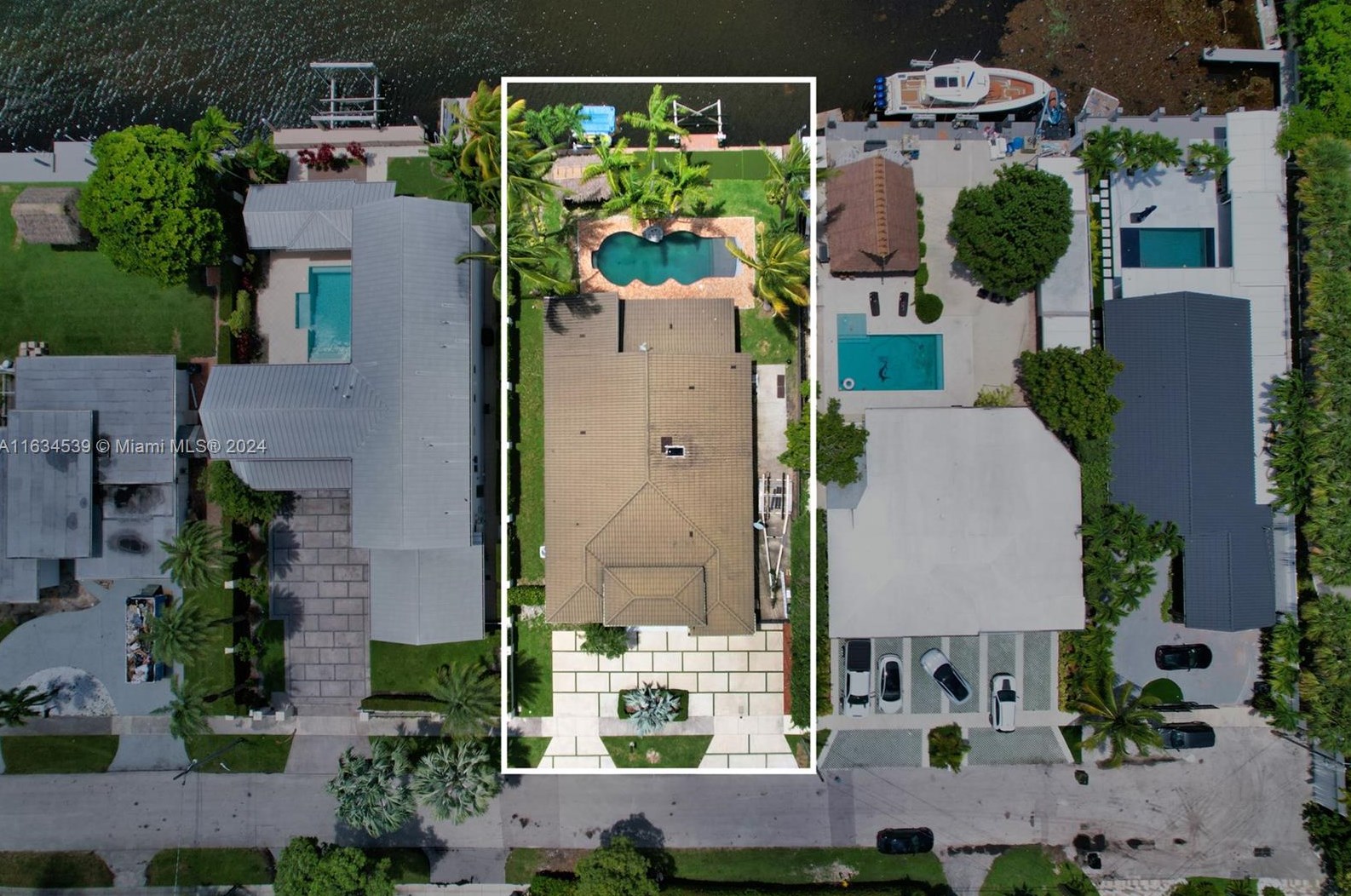 1860 124 St, Miami FL 33181-2613 exterior