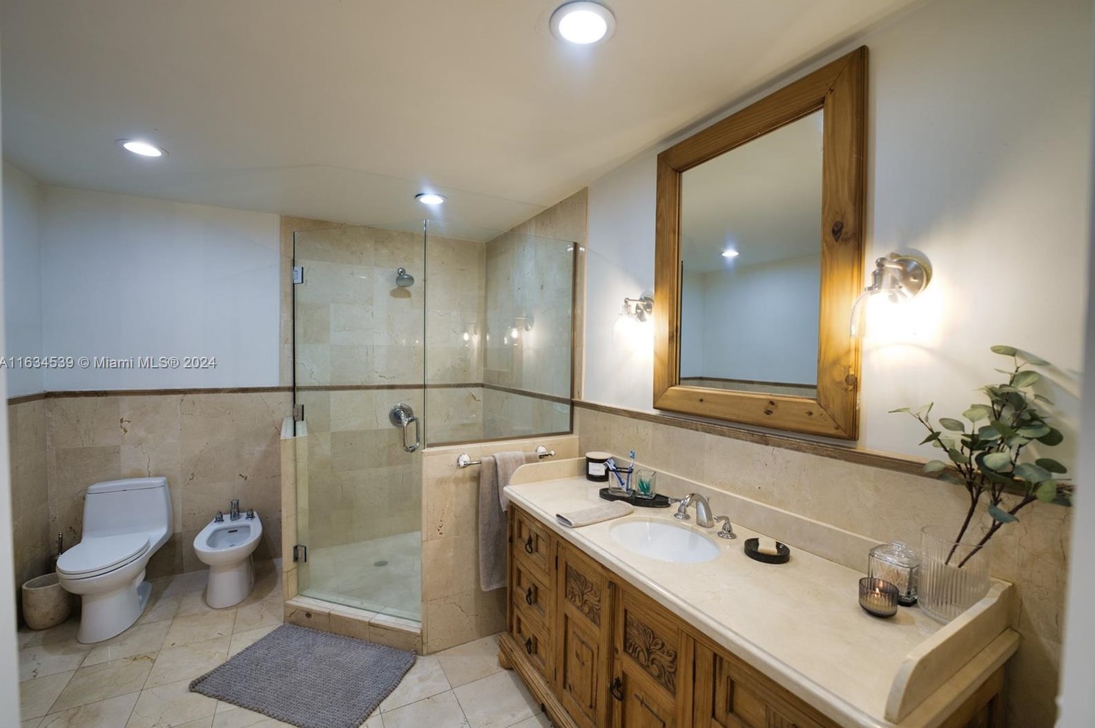 1860 124 St, Miami FL 33181-2613 exterior