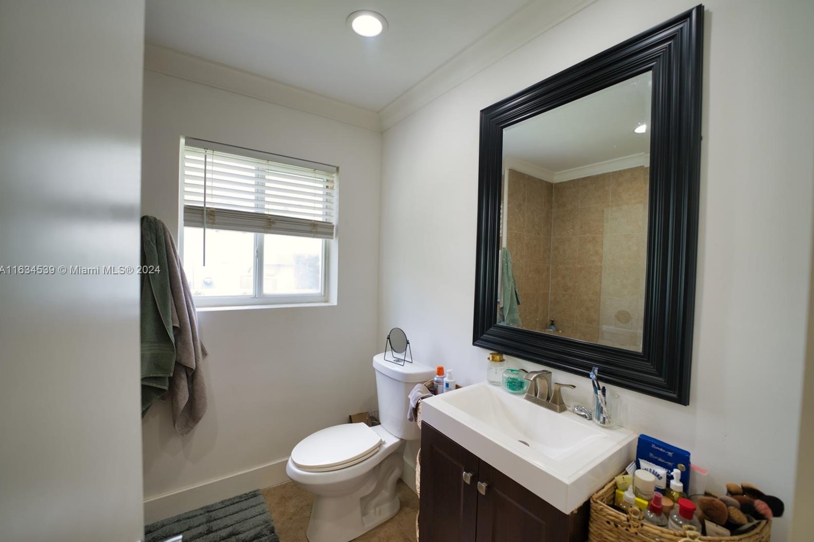 1860 124 St, Miami FL 33181-2613 exterior