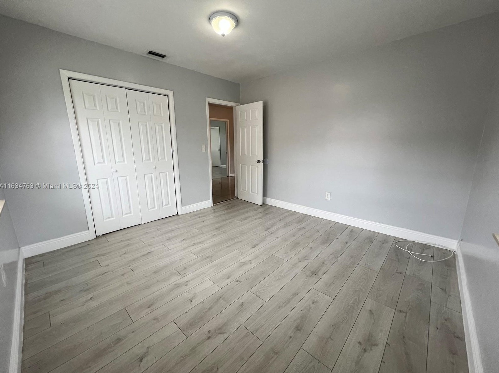 1620 42 St, Miami FL 33142-4881 exterior