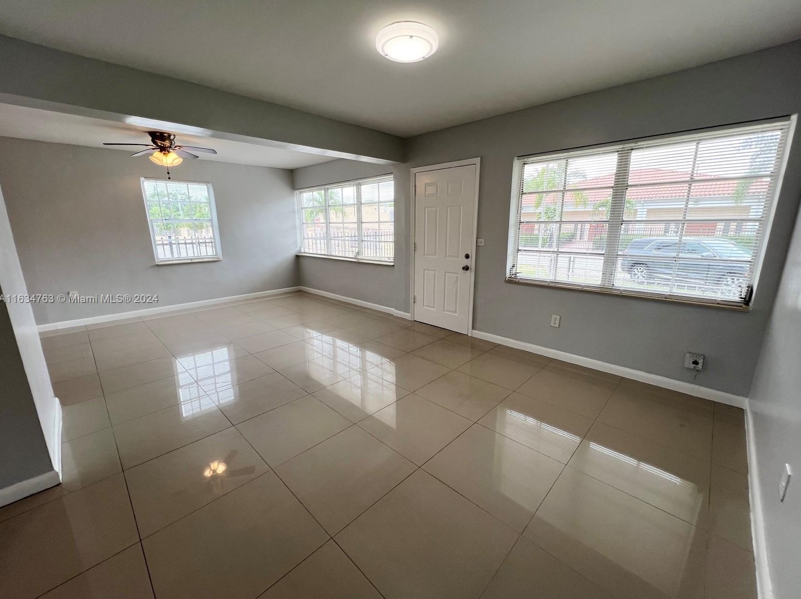 1620 42 St, Miami FL 33142-4881 exterior