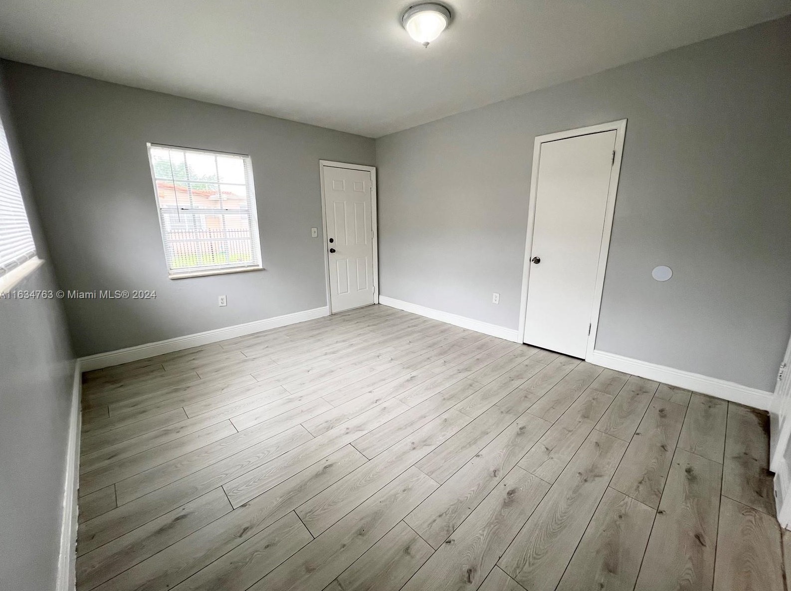 1620 42 St, Miami FL 33142-4881 exterior