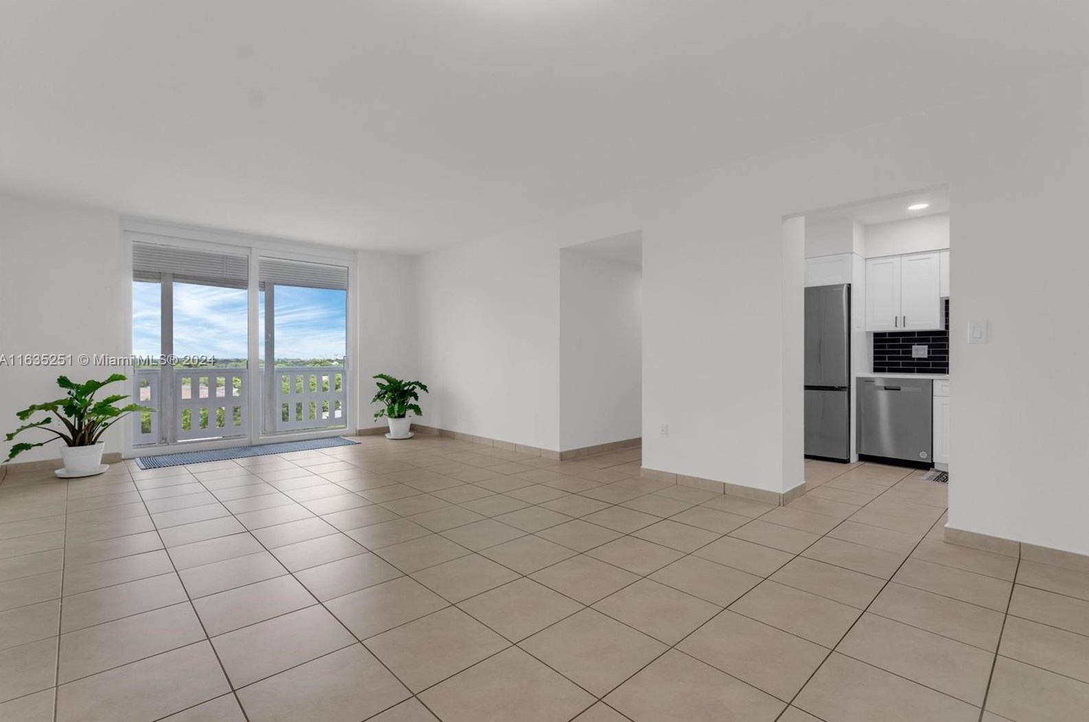 919 Hillcrest Dr #803, Hollywood, FL 33021