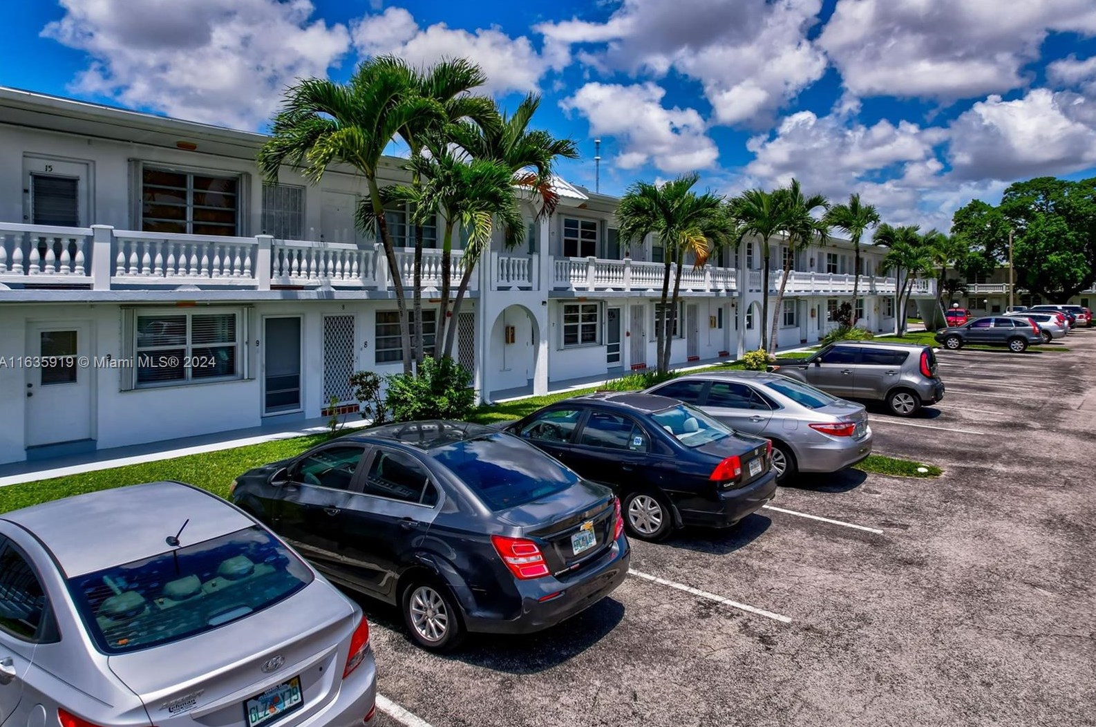 100 Ne 203rd Terrace #19, Miami, FL 33179