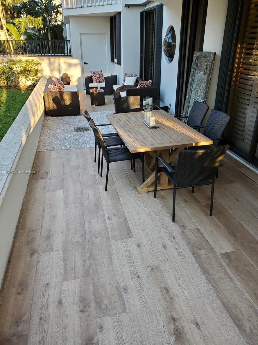 2000 Island Blvd, Miami FL 33160-4907 exterior