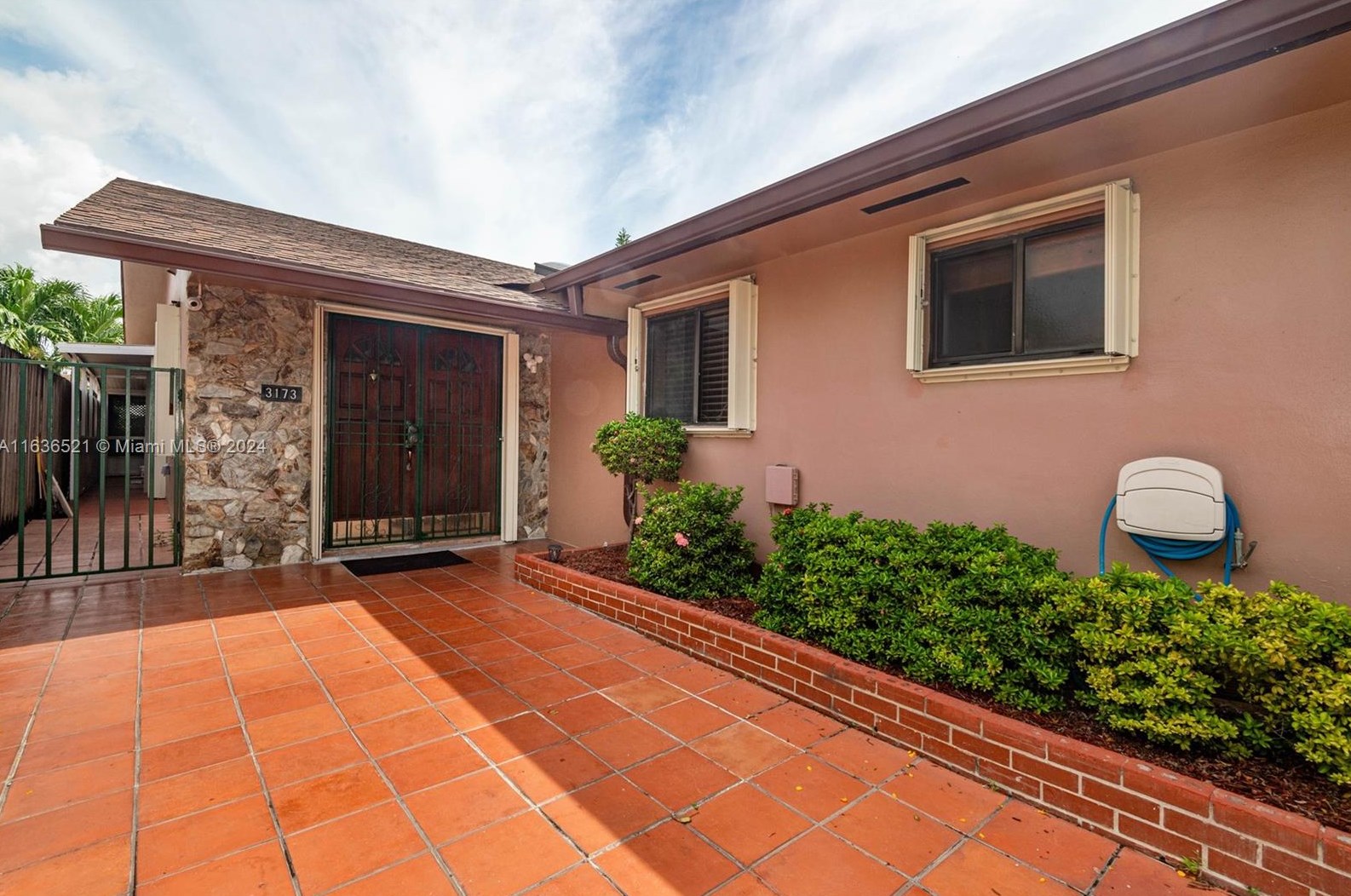3173 25th Ter, Miami, FL 33133-2129