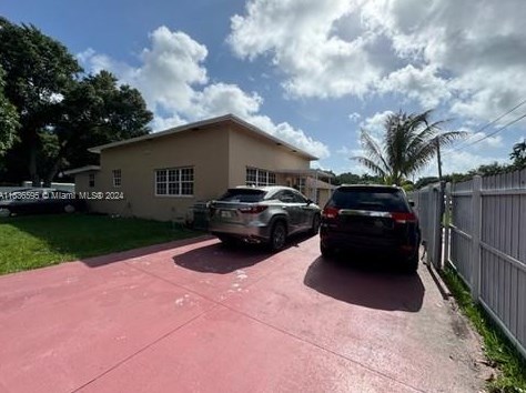 735 152nd St, Miami, FL 33162-5228