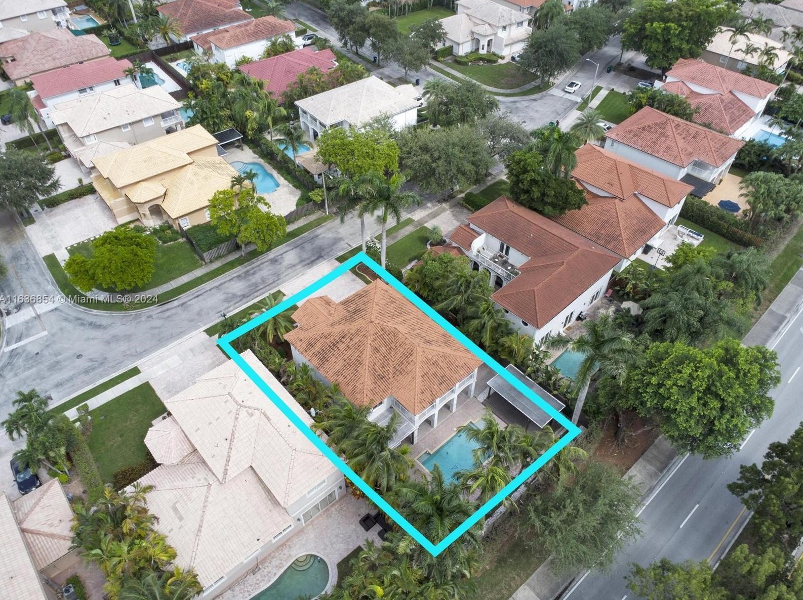 6498 Nw 113th Pl, Miami, FL 33178