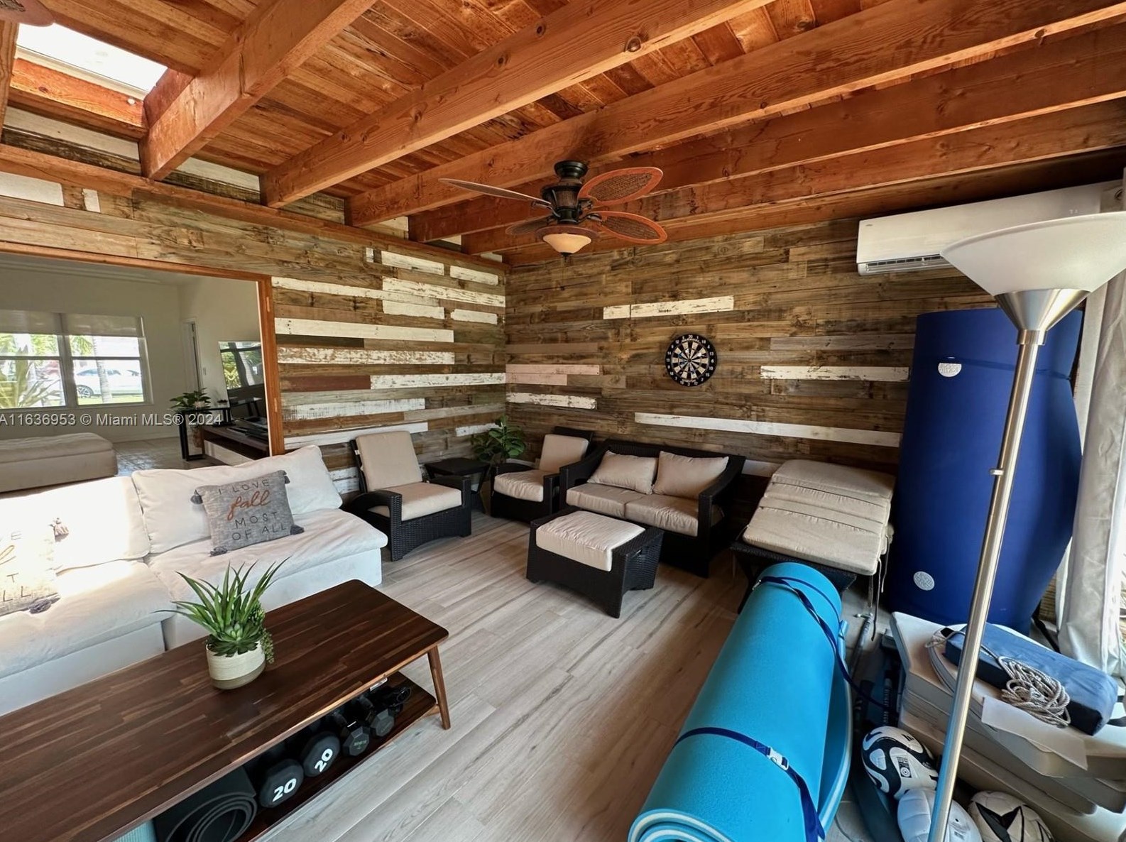 2130 124th St, Miami FL  33167-2022 exterior