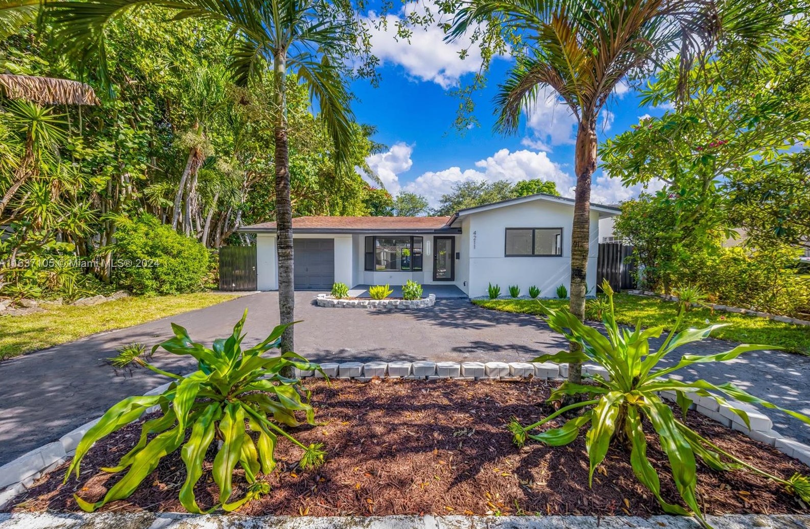 4211 Johnson St, Hollywood, FL 33021-5305