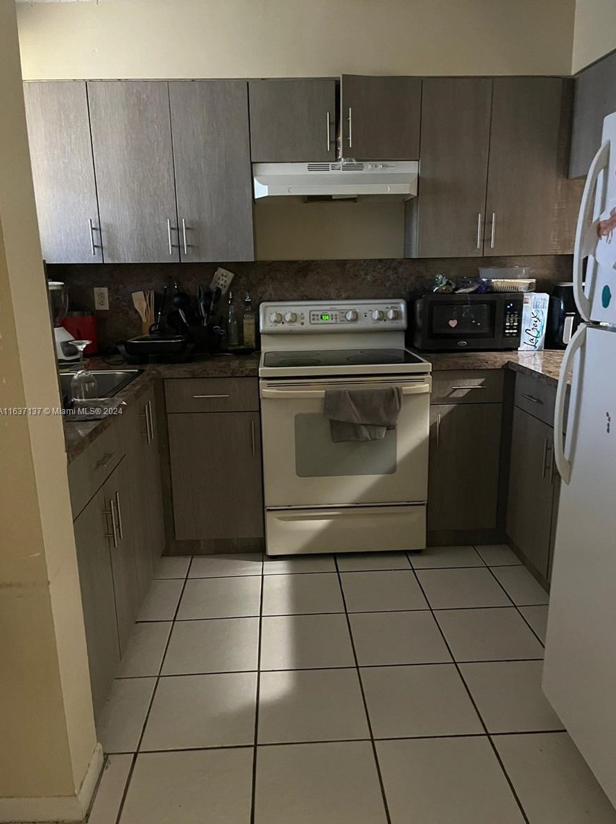 14931 Sw 82nd Ln # 18-506, Miami, FL