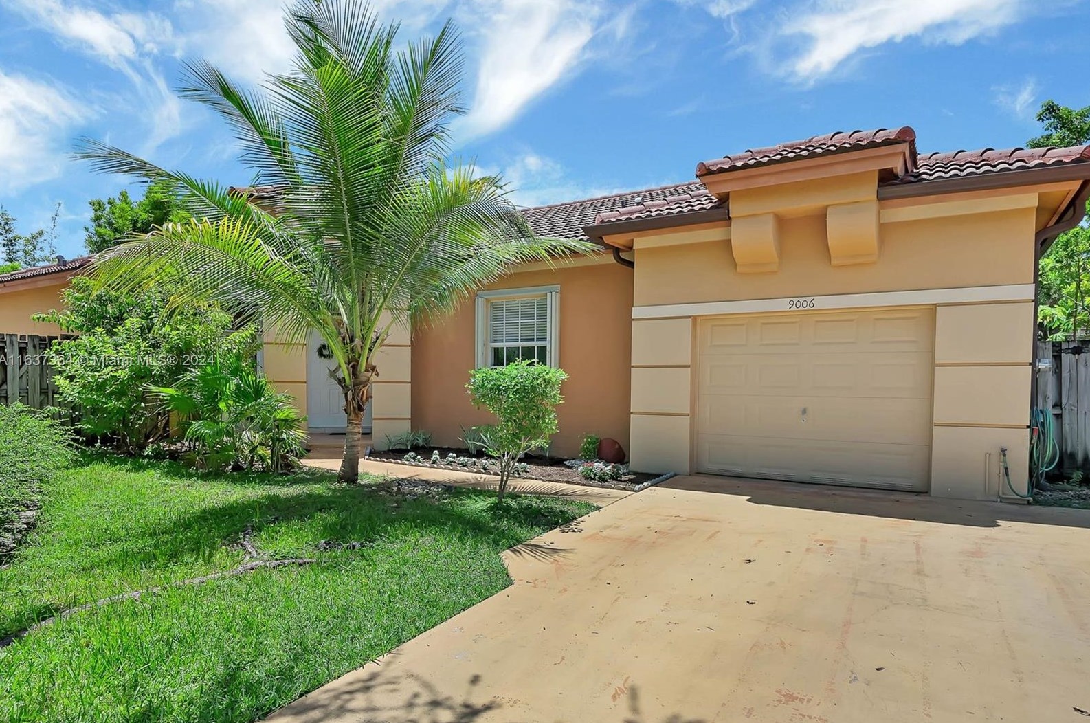 9006 214th Ln, Miami, FL 33189-3785