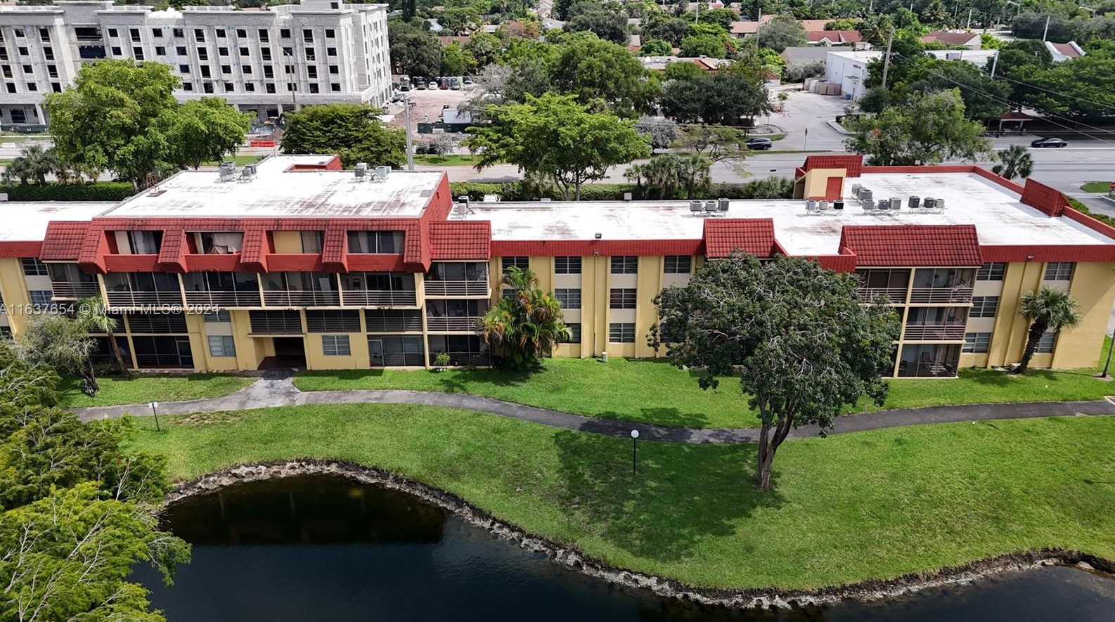 3195 Foxcroft Rd #f205, Hollywood, FL 33025