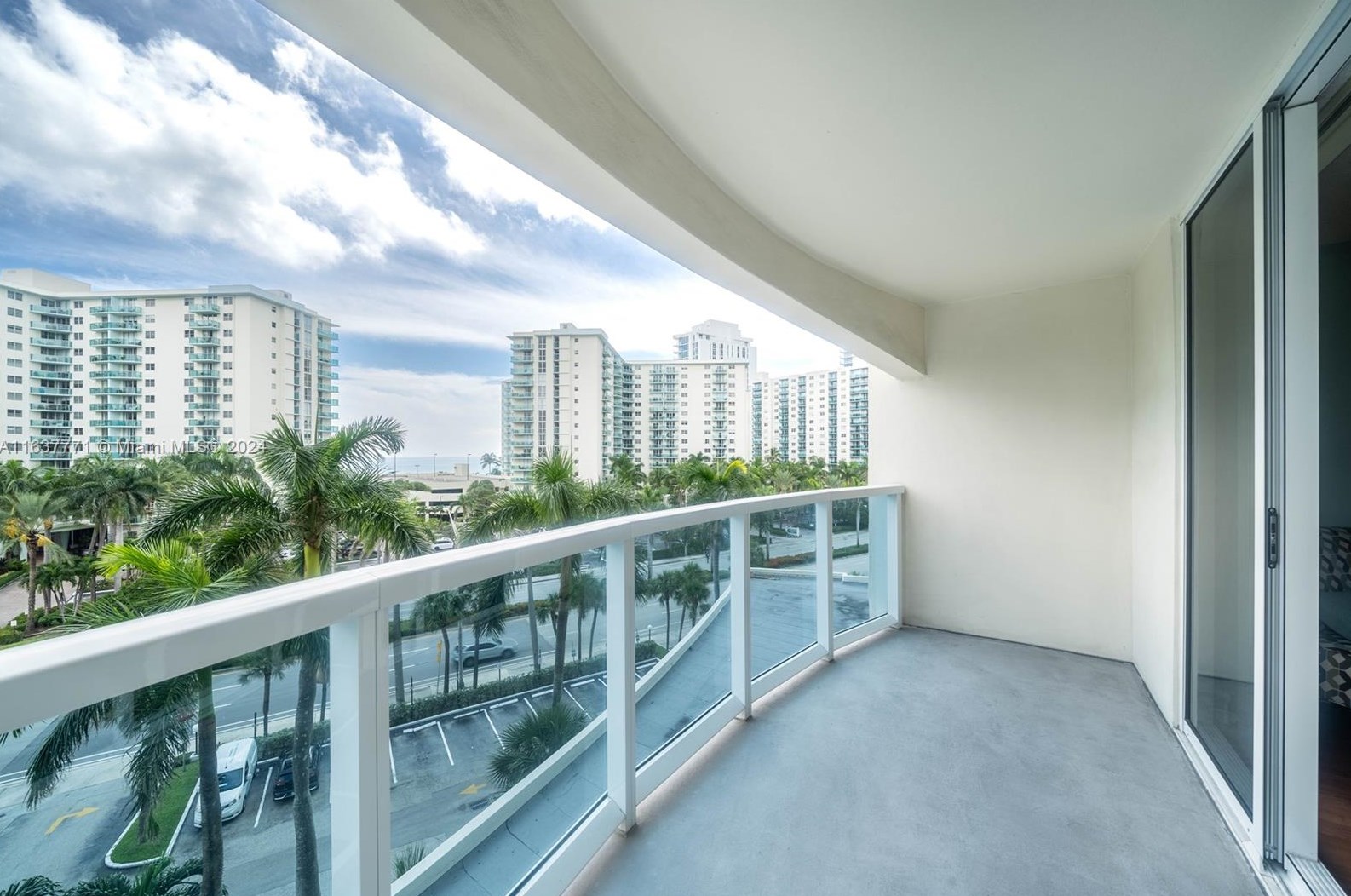 3800 Ocean Dr, Hollywood FL 33019-2904 exterior