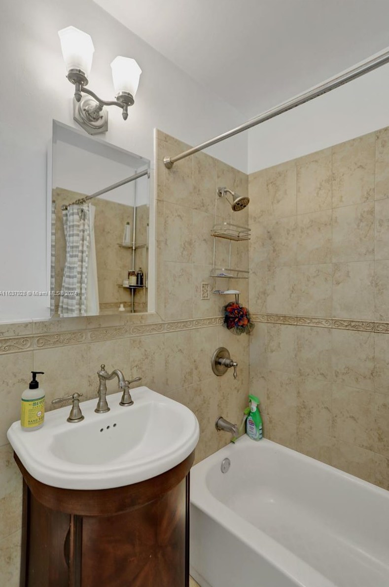 8800 190 St, Miami FL 33157-7929 exterior