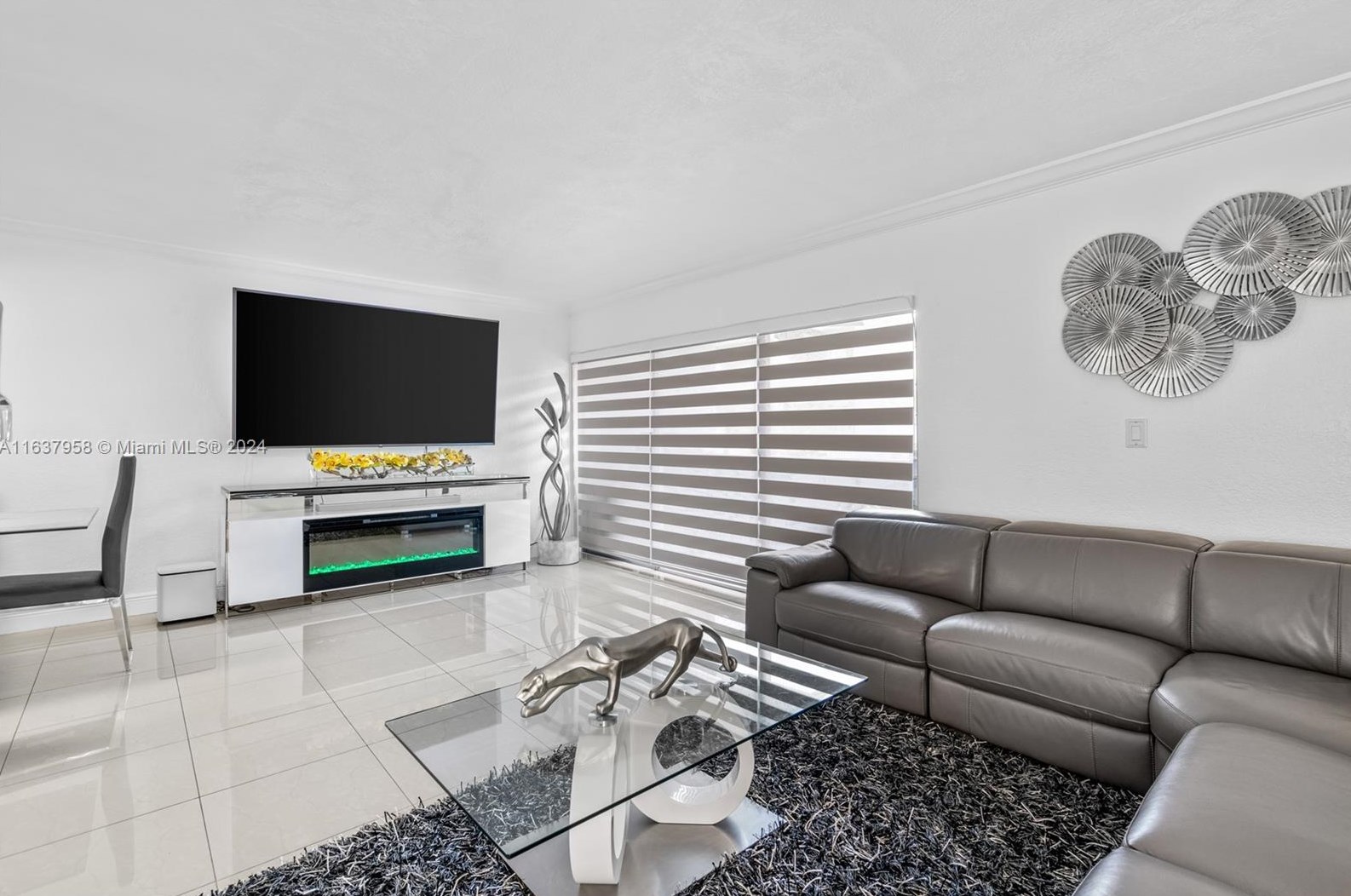 9371 Fontainebleau Blvd #i235, Miami, FL 33172