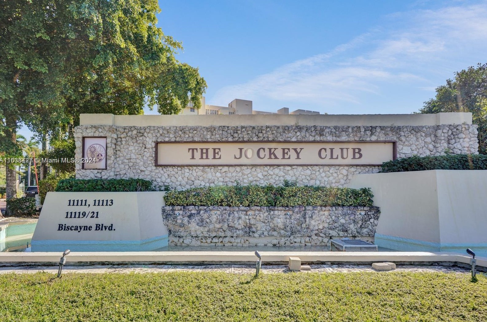 11111 Biscayne Blvd, Miami FL 33181-3494 exterior
