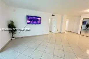 400 Kings Point Dr, Sunny Isles Beach, FL 33160 - Photo 30