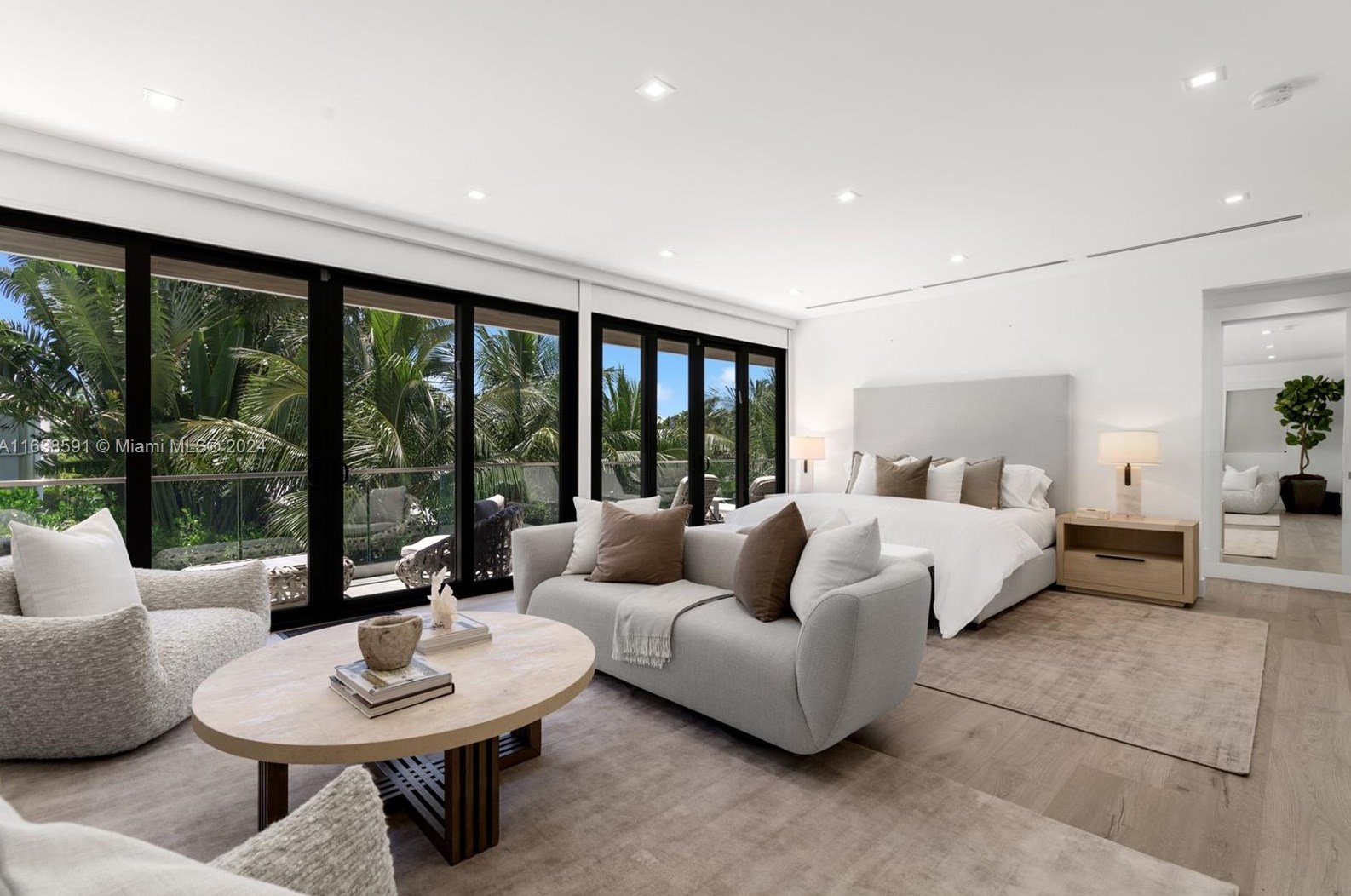 4489 Michigan Ave, Miami Beach FL  33139-6013 exterior