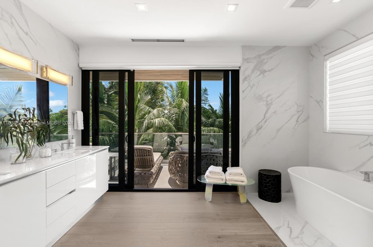 4489 Michigan Ave, Miami Beach FL  33139-6013 exterior