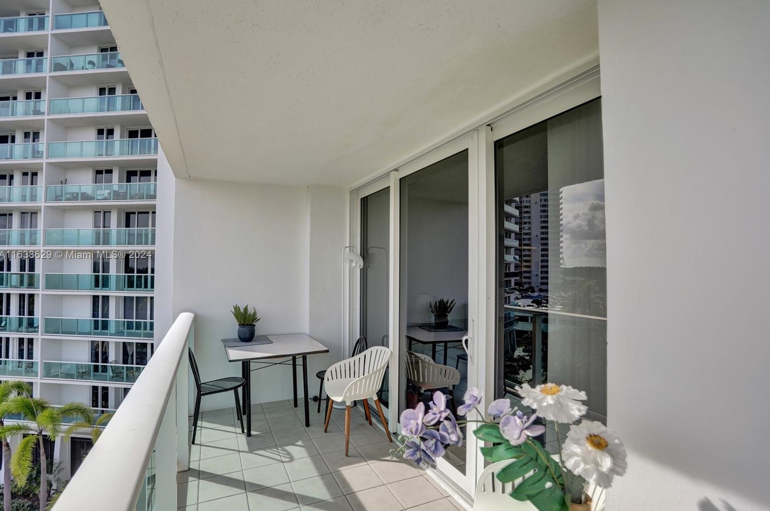 100 Bayview Dr #519, Miami, FL 33160
