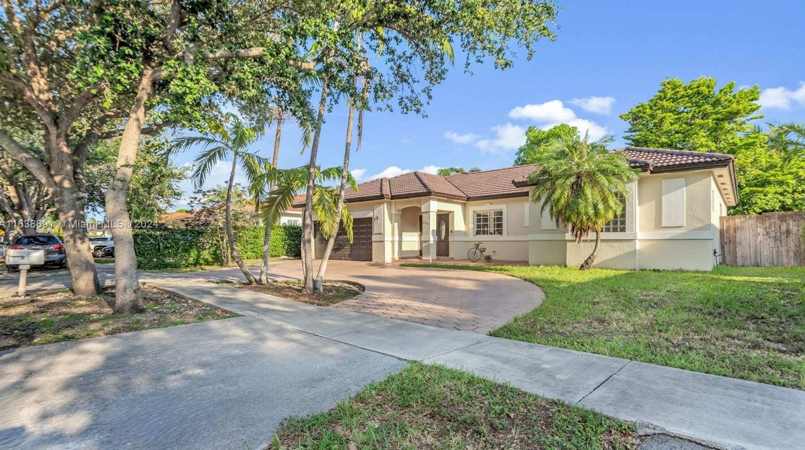 8930 162nd Ter, Hialeah, FL 33018-6108