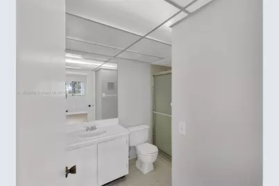 468 NE 206th Ln #105, Miami, FL 33179 - Photo 36