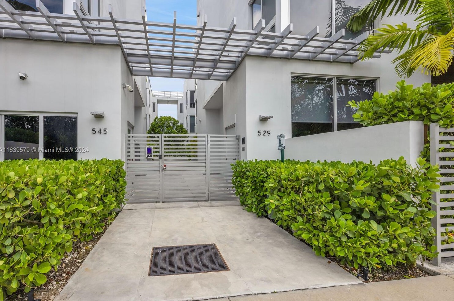 545 11th St, Miami, FL 33129-1017