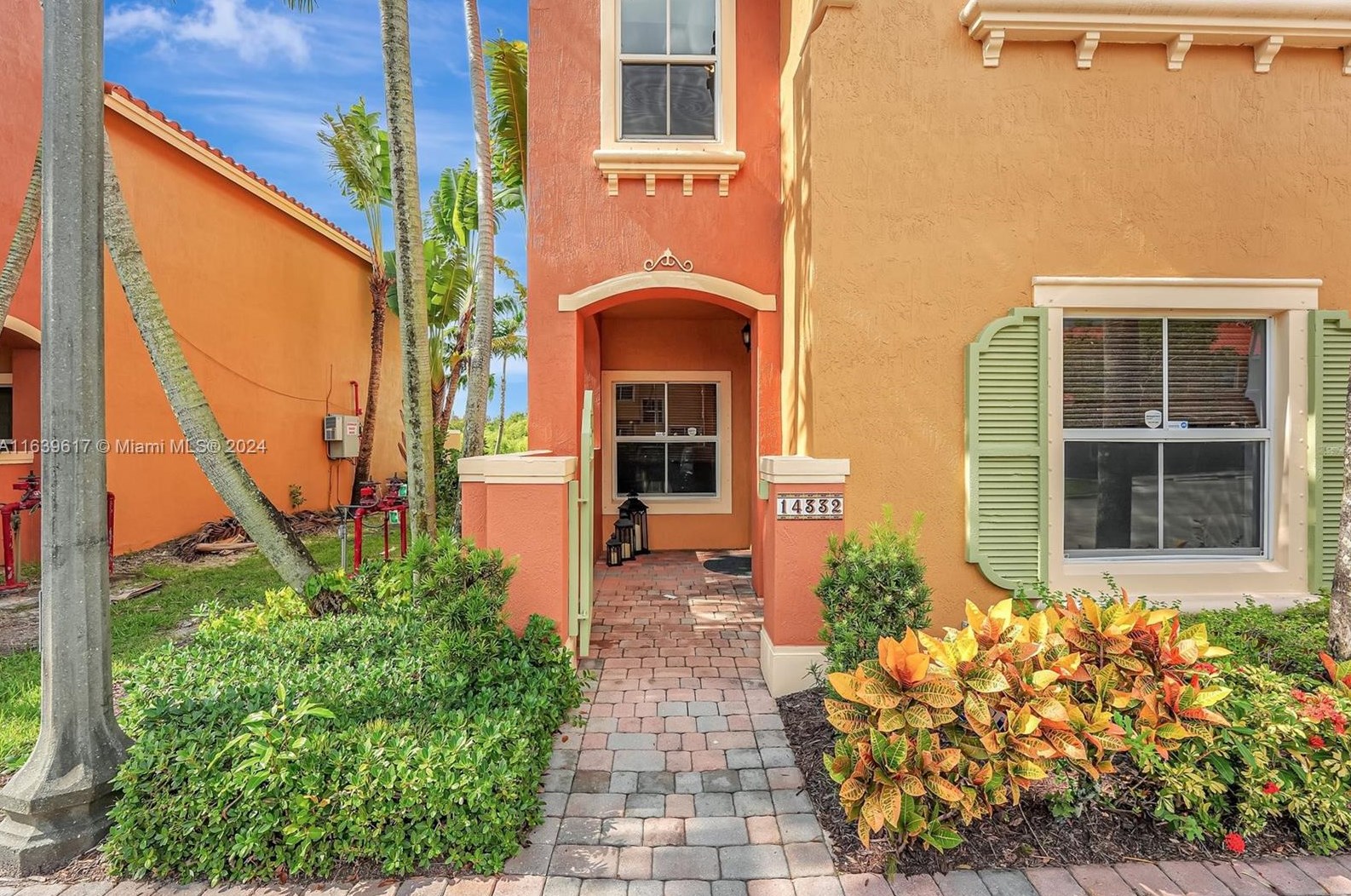 14332 11th St, Hollywood, FL 33027-6148