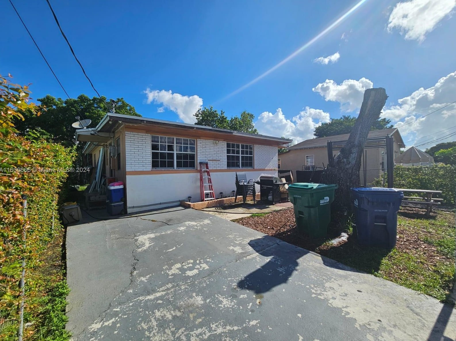 1887 Nw 68th Ter, Miami, FL 33147