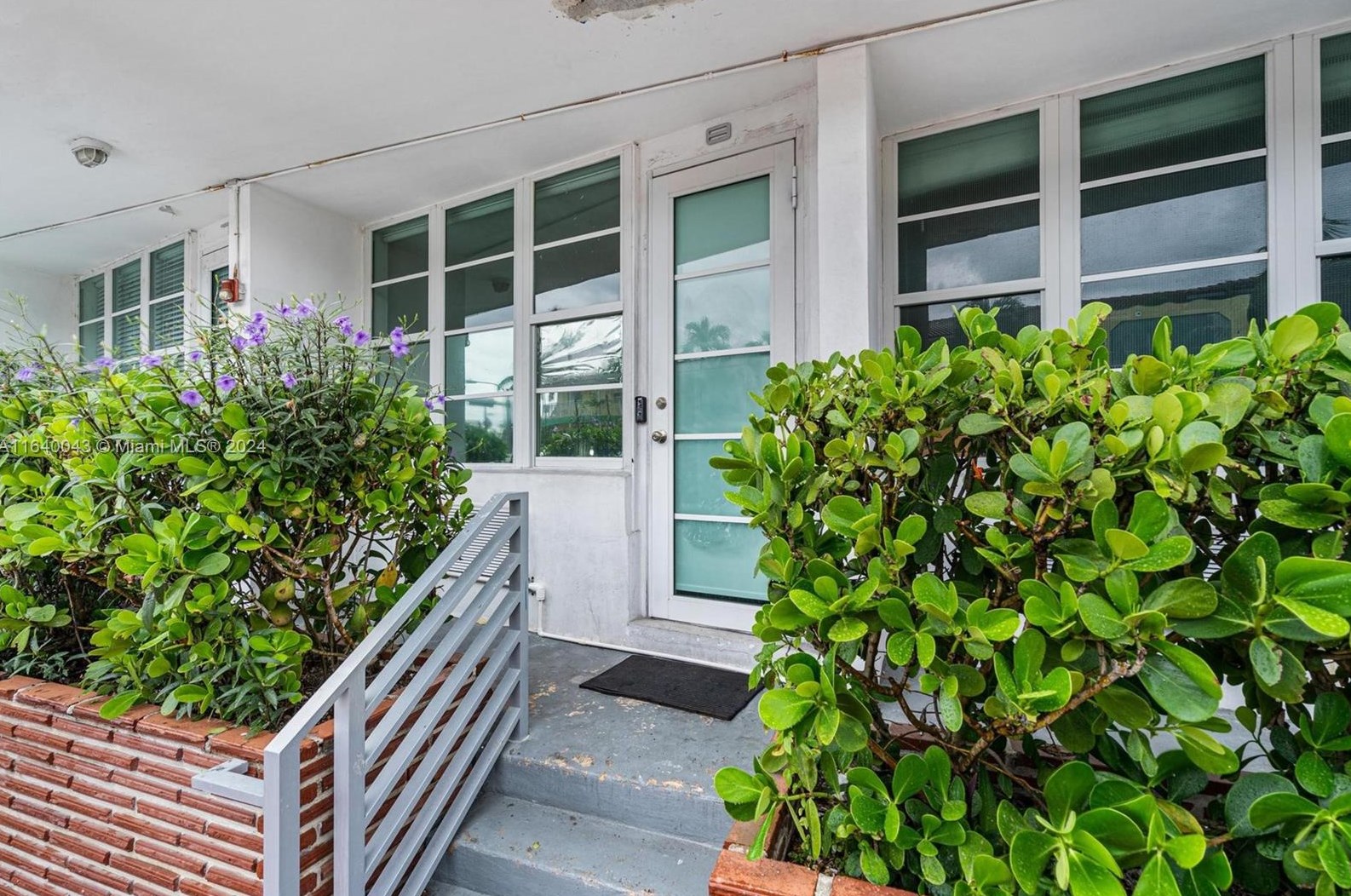 300 74th St, Miami, FL 33141-2742