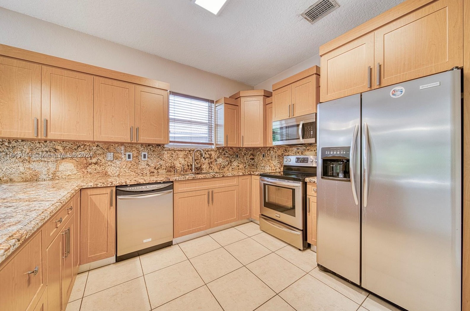 16544 Sw 75th Ter, Miami, FL 33193
