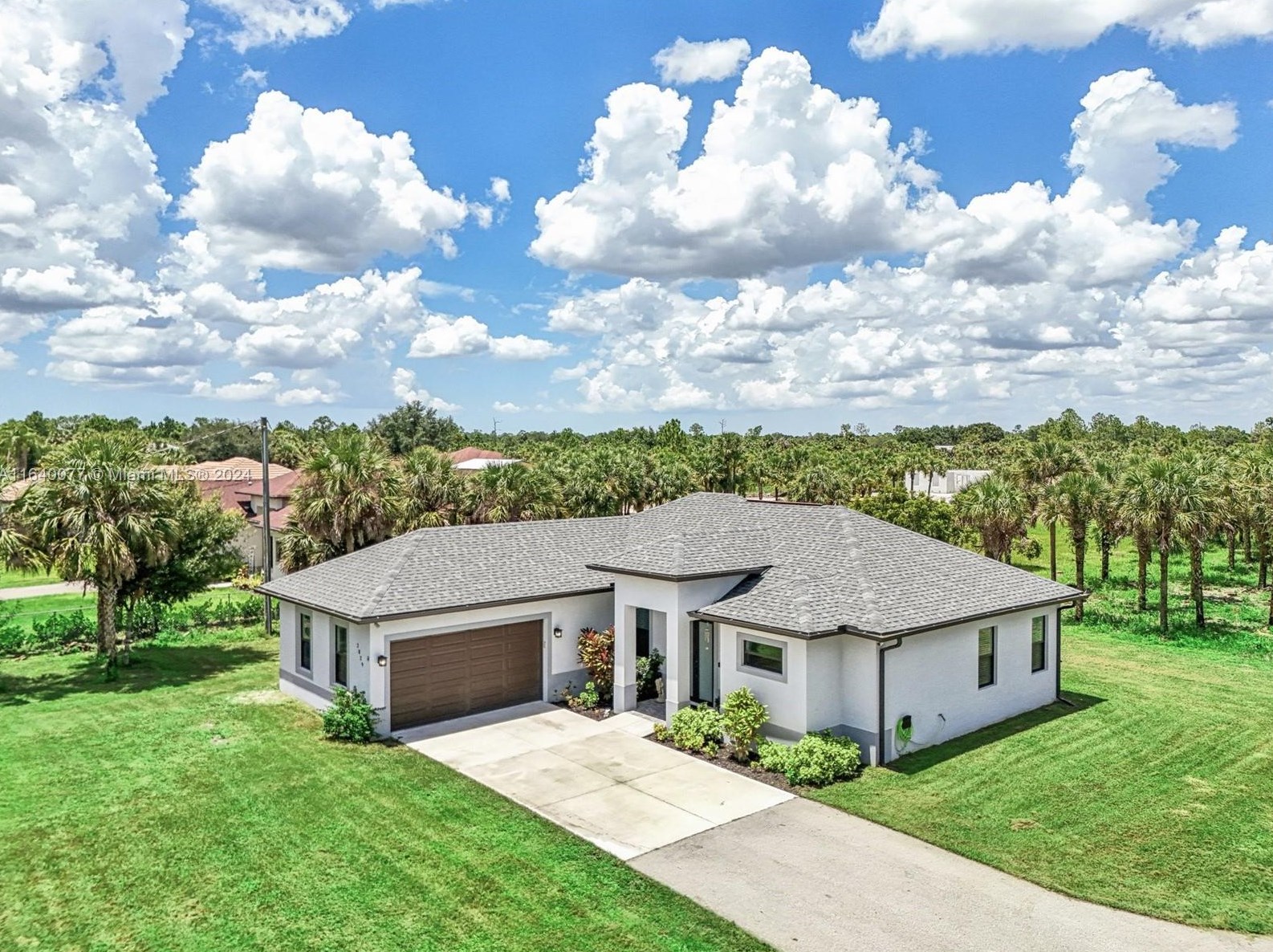 2829 18 Ave, Naples FL 34120-4524 exterior