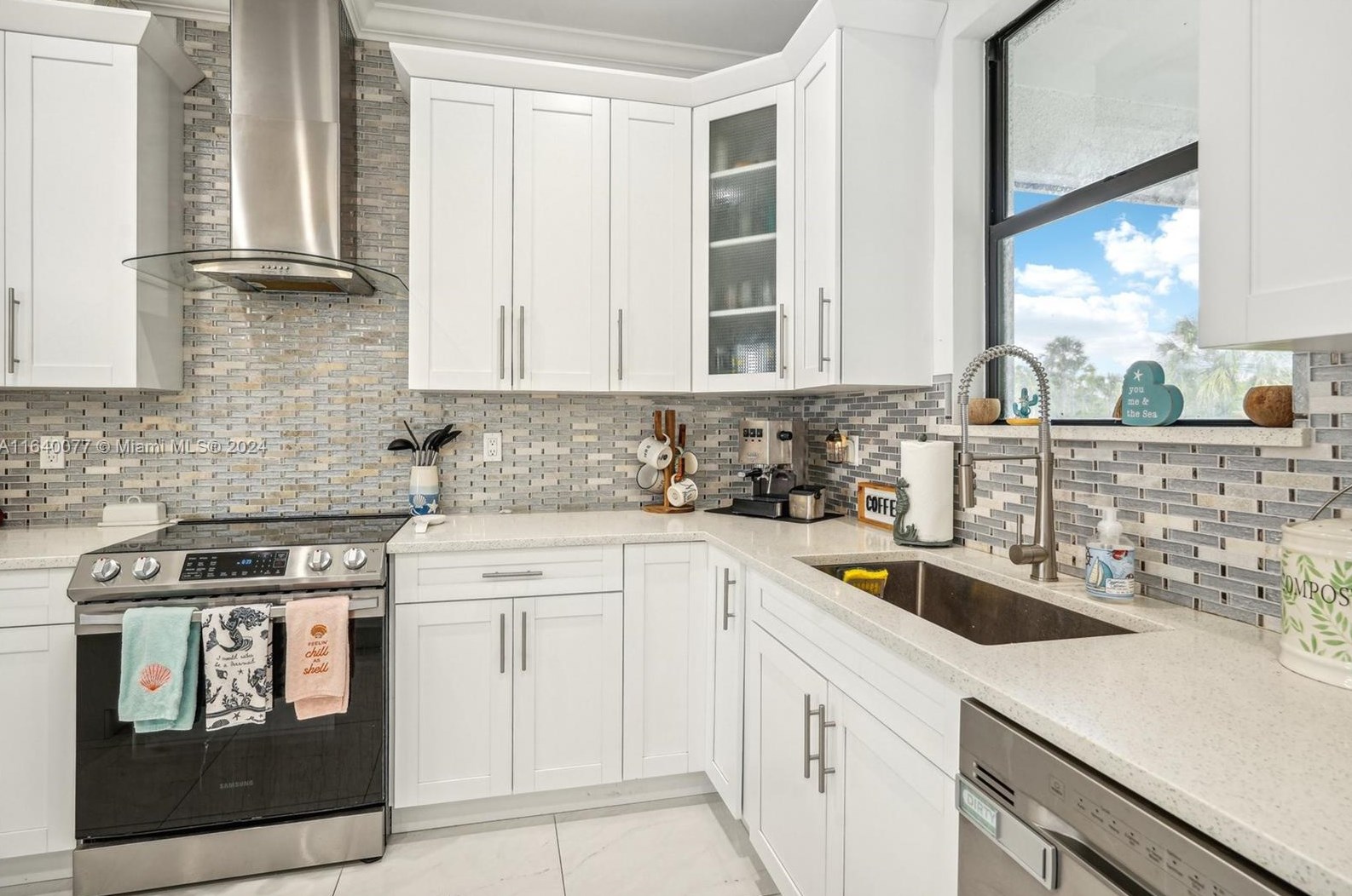 2829 18 Ave, Naples FL 34120-4524 exterior