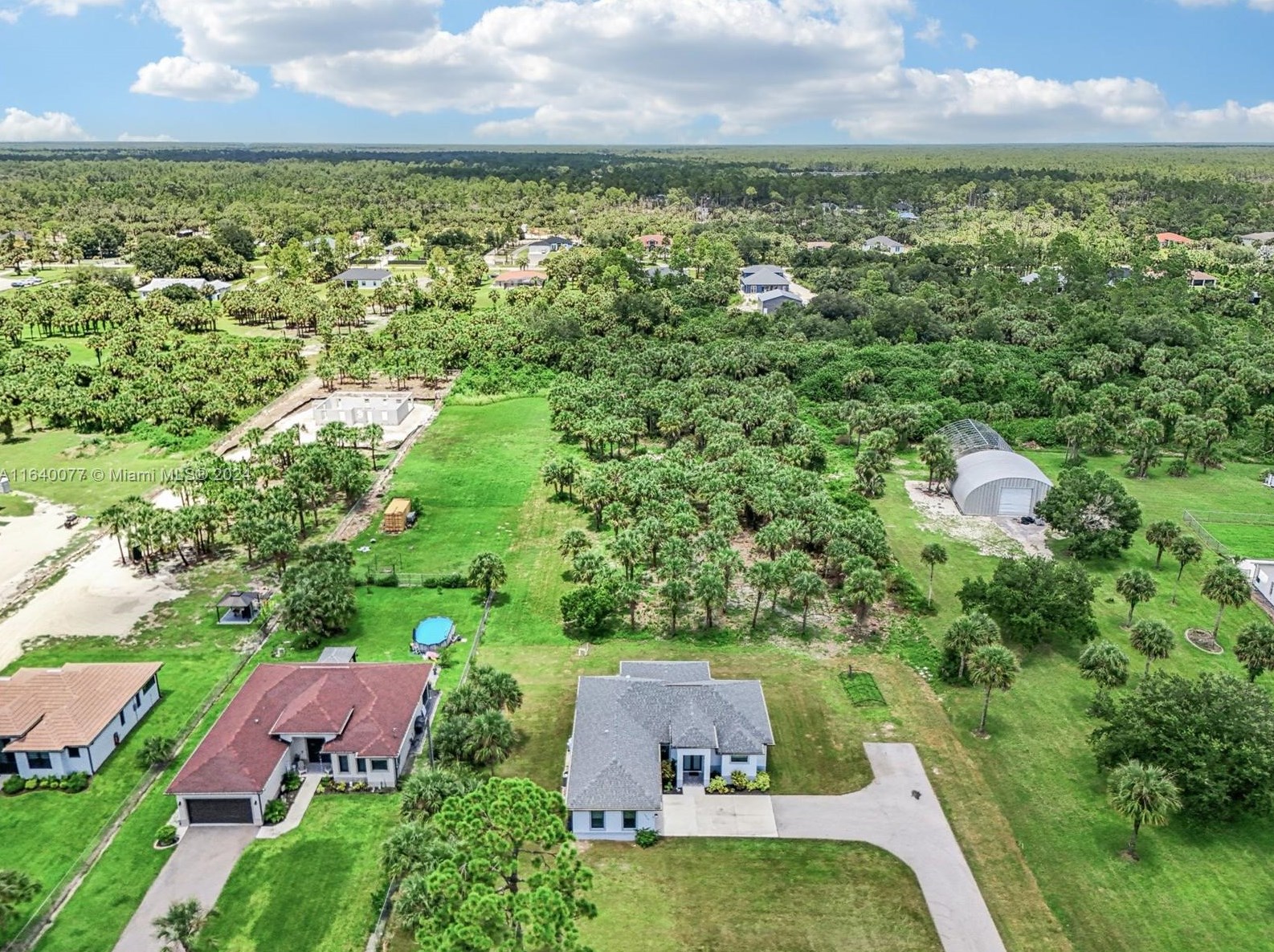 2829 18 Ave, Naples FL 34120-4524 exterior