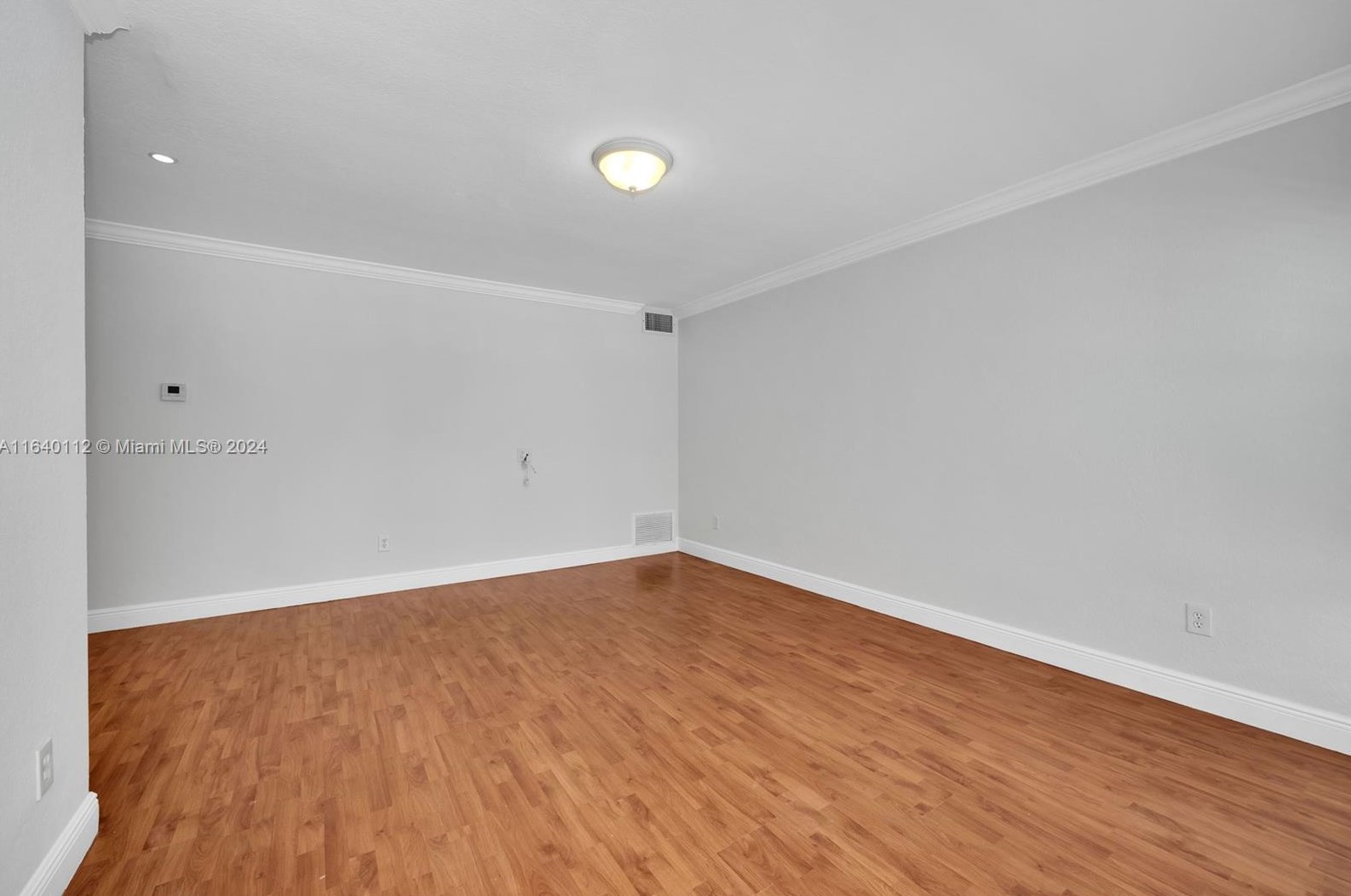 21 Edgewater Dr #202, Miami, FL 33133