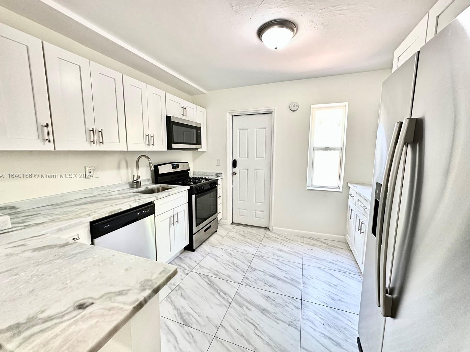 1914 Dewey St, Hollywood, FL 33020-6020