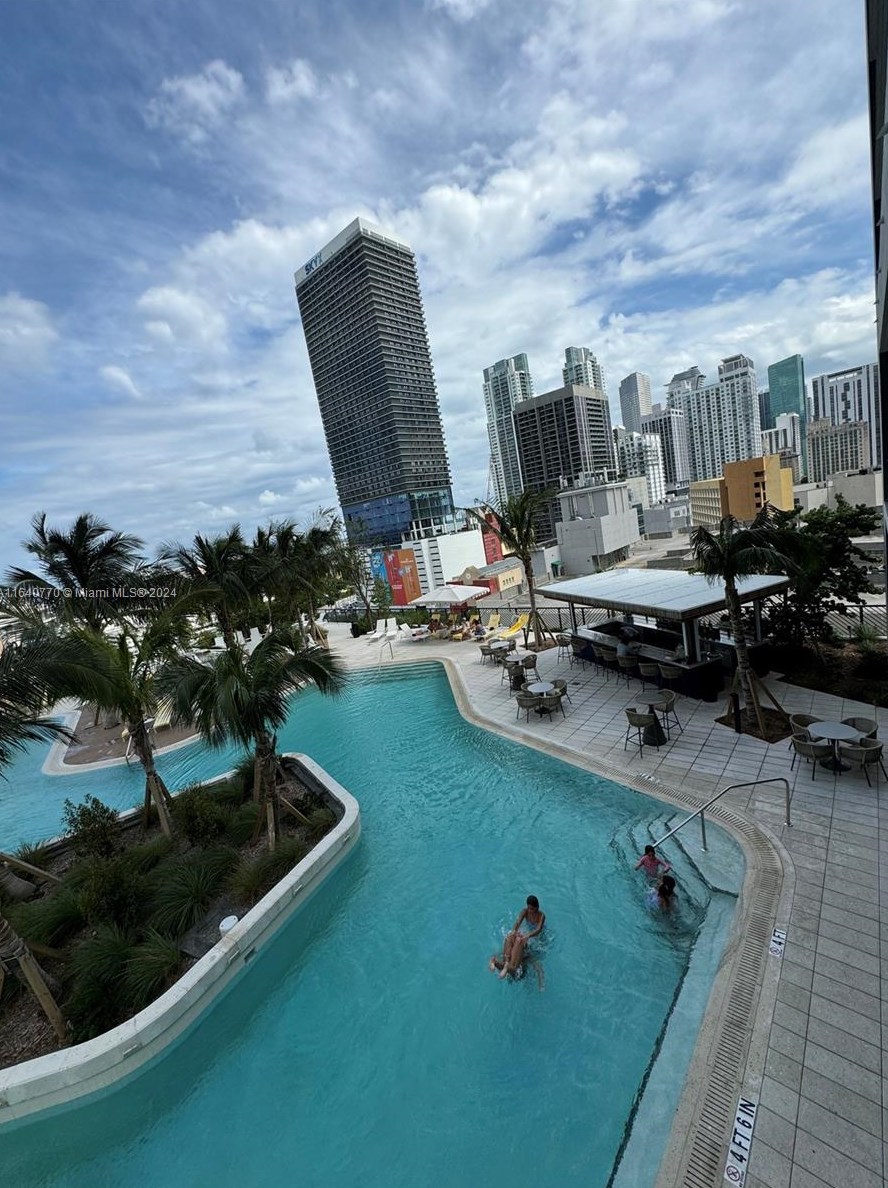 601 1st Ave, Miami FL  exterior